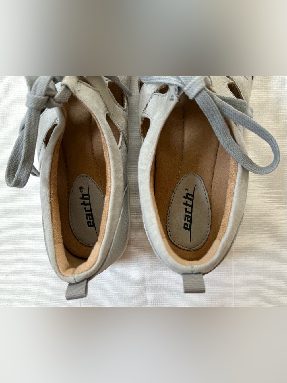 Earth Mulberry Silver Grey Suede Cutout Slip-on Lace Up Comfort Shoes | Size 8 - Picture 6 of 7